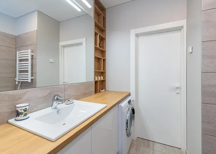 Shanti Barracks #3 By Polo Apartamento *