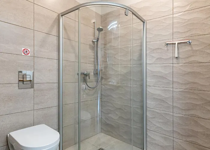 Shanti Barracks #3 By Polo Apartamento